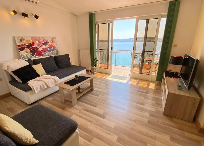 Tomi & Ivana アパート トロギール