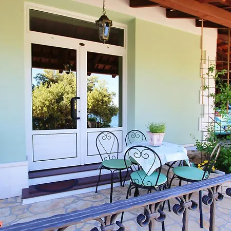 Διαμέρισμα Tomi & Ivana *