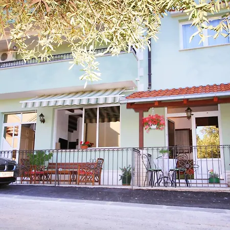 Tomi & Ivana 트로기르