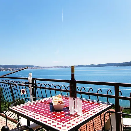 Tomi & Ivana Διαμέρισμα Τρογκίρ